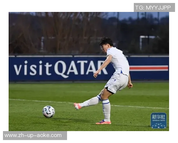 赛场上足球运动员如何应对紧急情况巧妙解决撒尿问题的背后故事